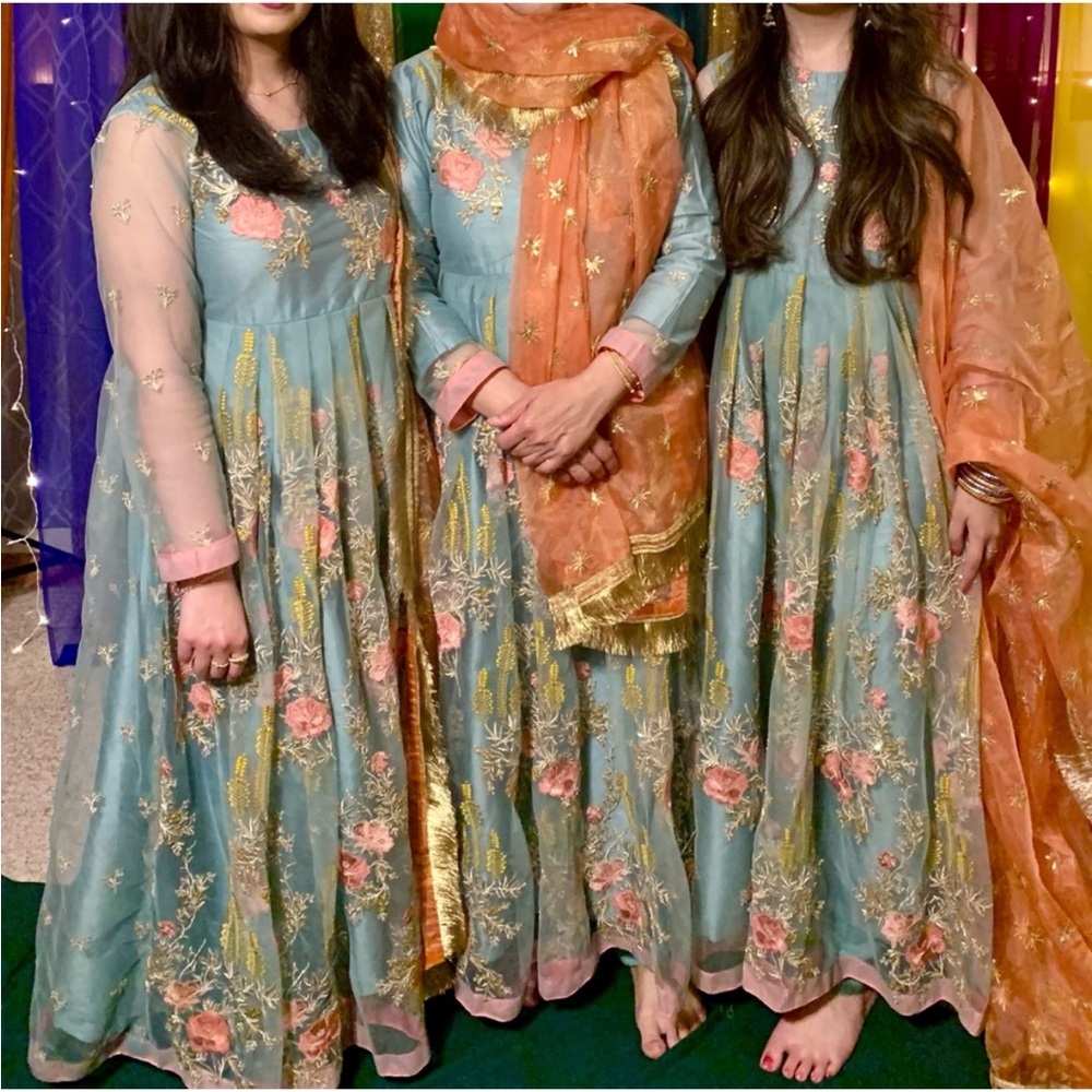 Pakistani Anarkali Dress - Picture 3 of 7